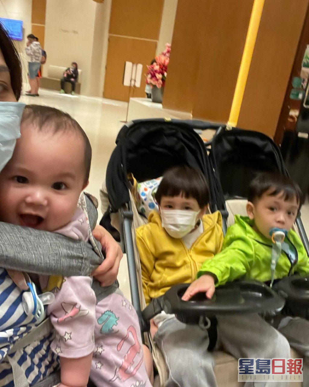 雯雯指三個小朋友日前曾持續發燒，要一齊去急症室。