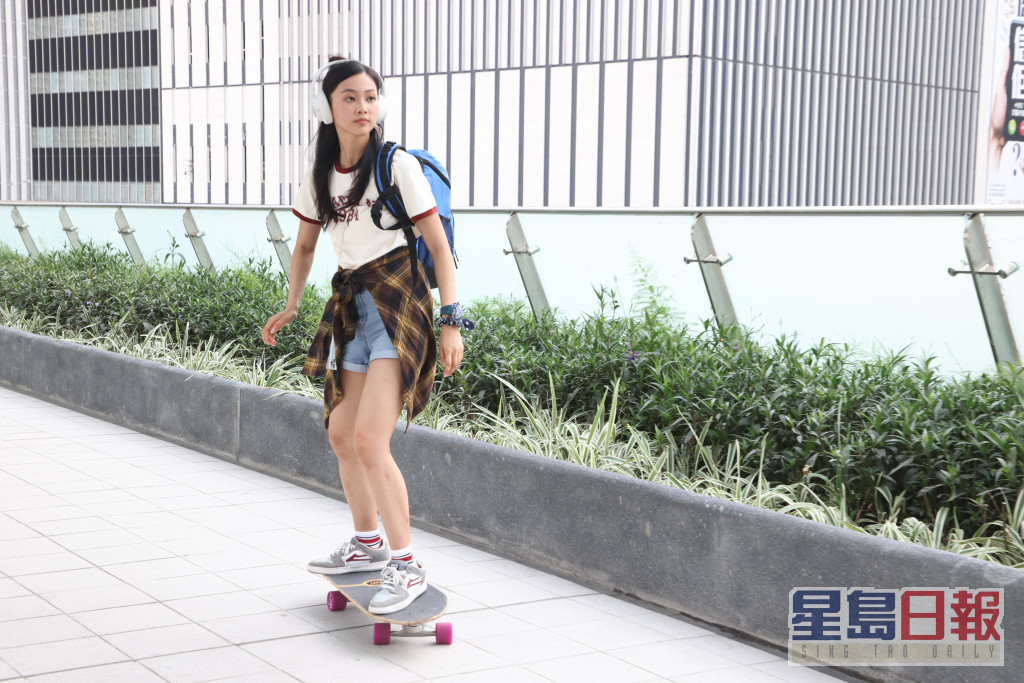 《2020香港小姐竞选》季军郭柏妍受TVB力捧，虽然于《下流上车族》中表现不够抢镜，但受网民欢迎程度随时令她有机会爆冷。
