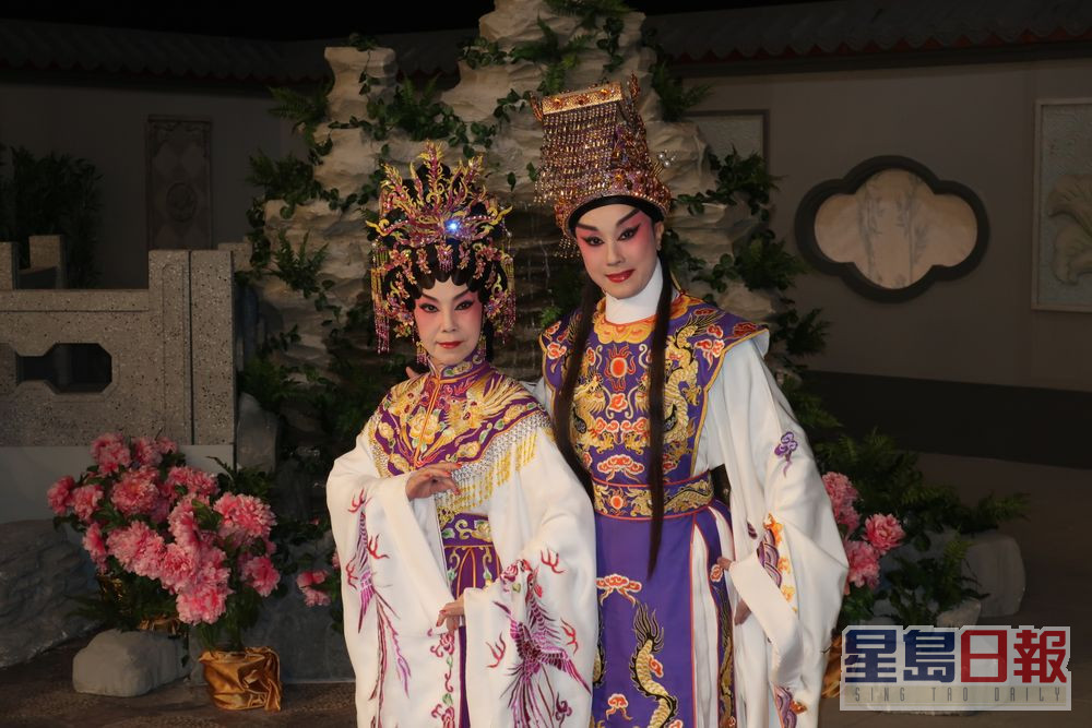 蓋鳴暉、吳美英的粵劇折子戲也籌得$342萬。