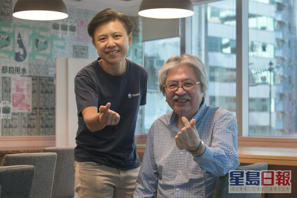 StashAway香港区董事总经理兼集团投资副总监梁颖莹(左)和顾问曾俊华(右)。