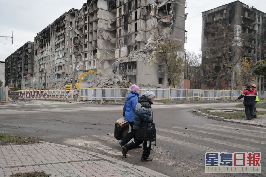 烏克蘭不少建築物在戰火中被摧毀。AP