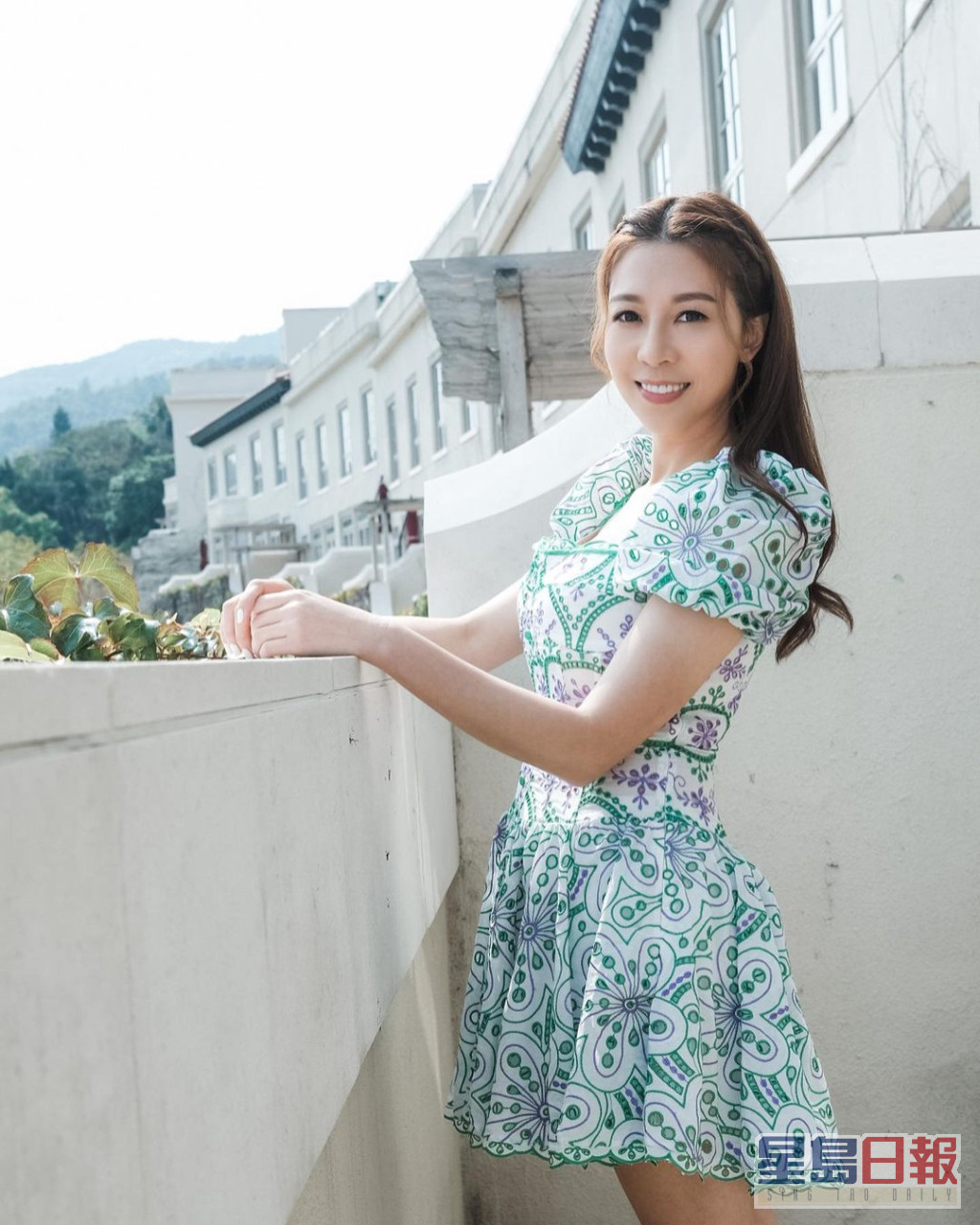 黄婉曼是TVB前「天气女郎」。
