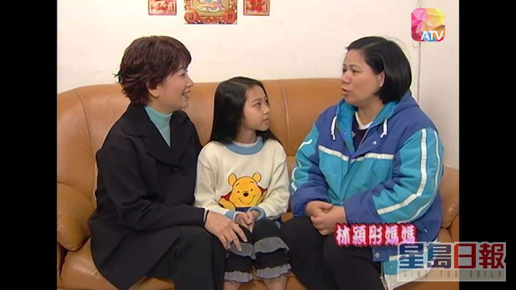 林穎彤媽咪（右）在訪問中公開母女悲慘故事。