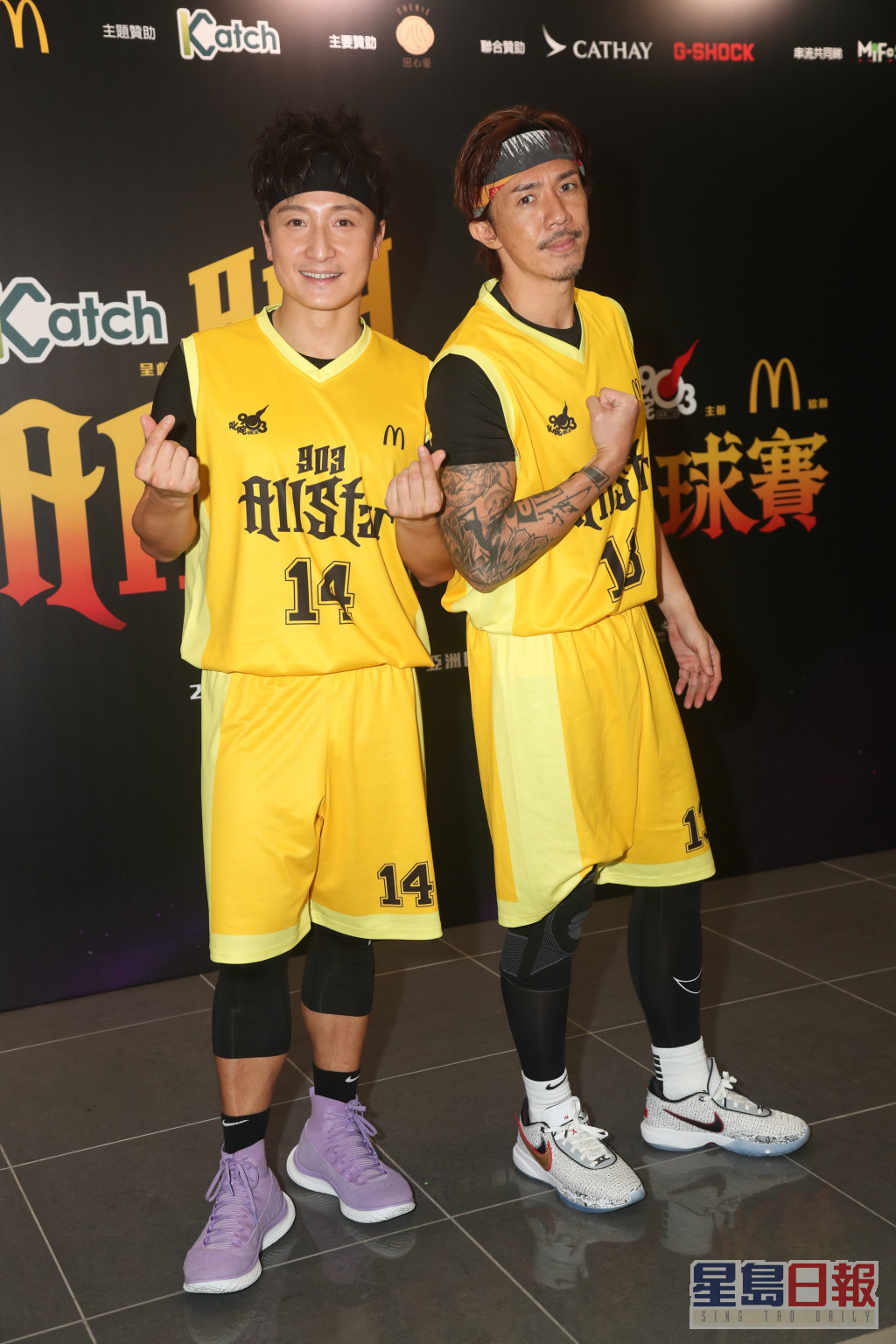 张继聪（阿聪）、方力申（小方）及冯允谦（Jay）分别代表歌星队及DJ队的篮球赛。