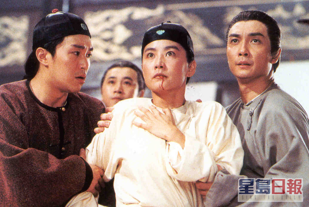 刘松仁（右）亦拍过不少电影，包括在周星驰的《鹿鼎记》系列饰演陈近南。