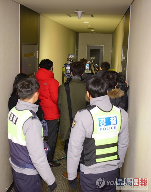 金鐘鉉在清潭洞的一所服務式住宅內燒炭自殺，警方到場封鎖現場並進行調查。