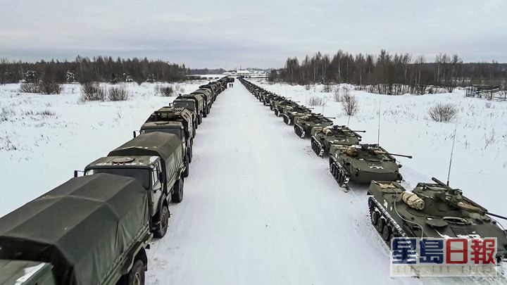 俄军进入哈萨克协助平乱。AP图片