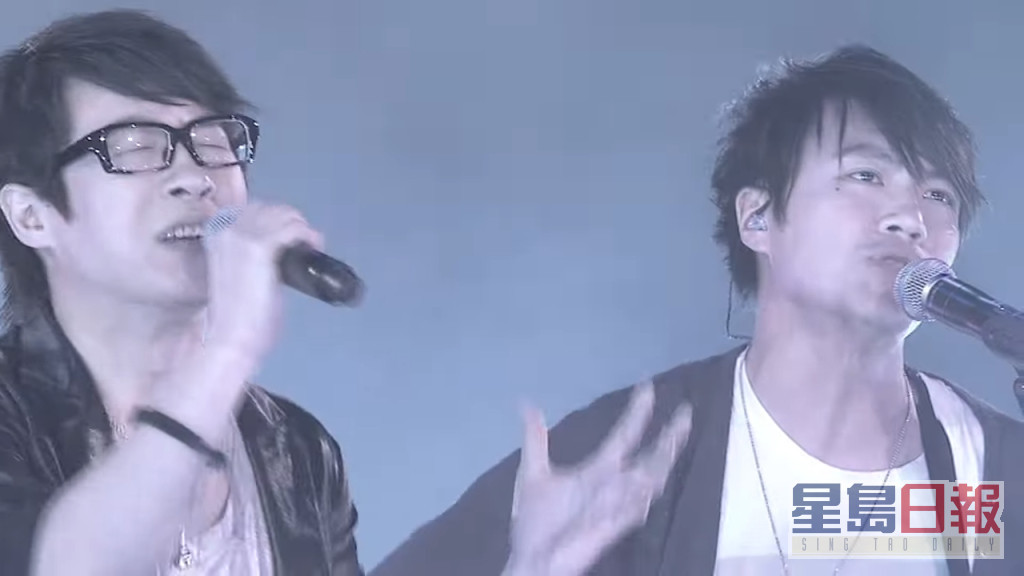 2008年，丁文俊與戴偉以樂隊A-Day之名踏上紅館，為盧冠廷《2050演唱會》擔任嘉賓，並唱出一曲《我未能忘記你》。