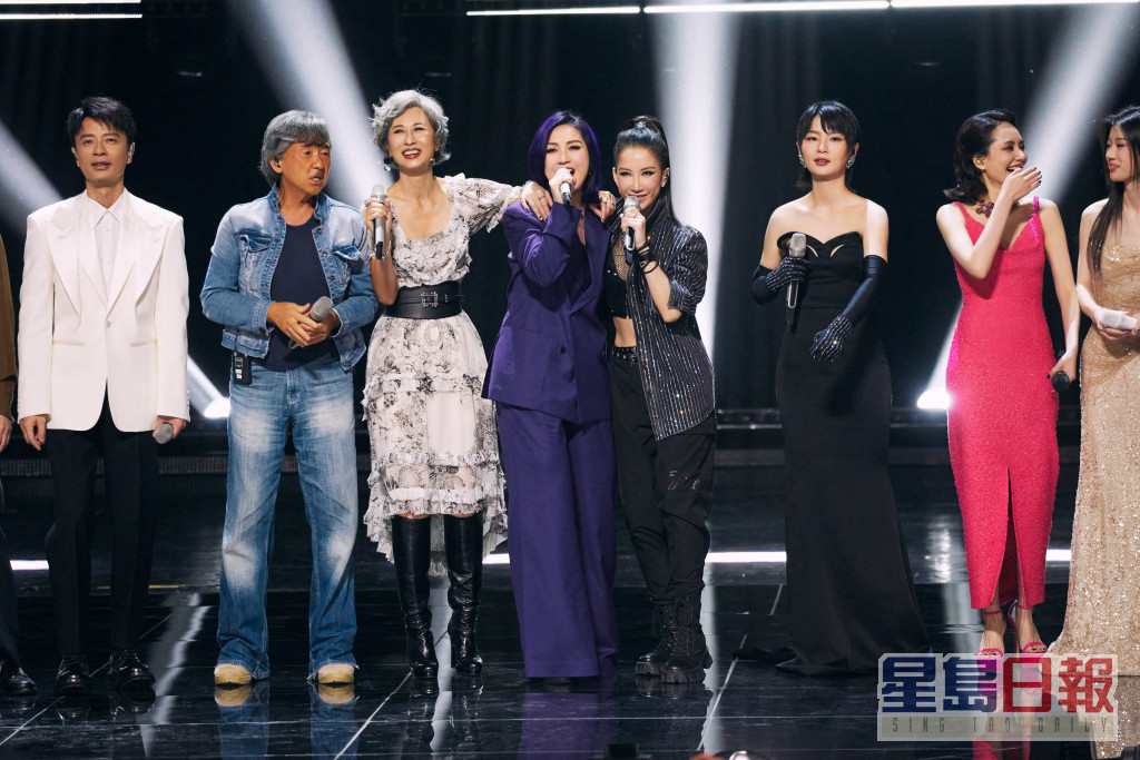 杨千嬅曾于《声生不息》中被王祖蓝成为「三代歌手」，令她即时「眼都凸埋」兼皱眉扁嘴。