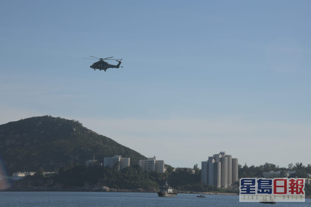 飞行服务队直升机到场。