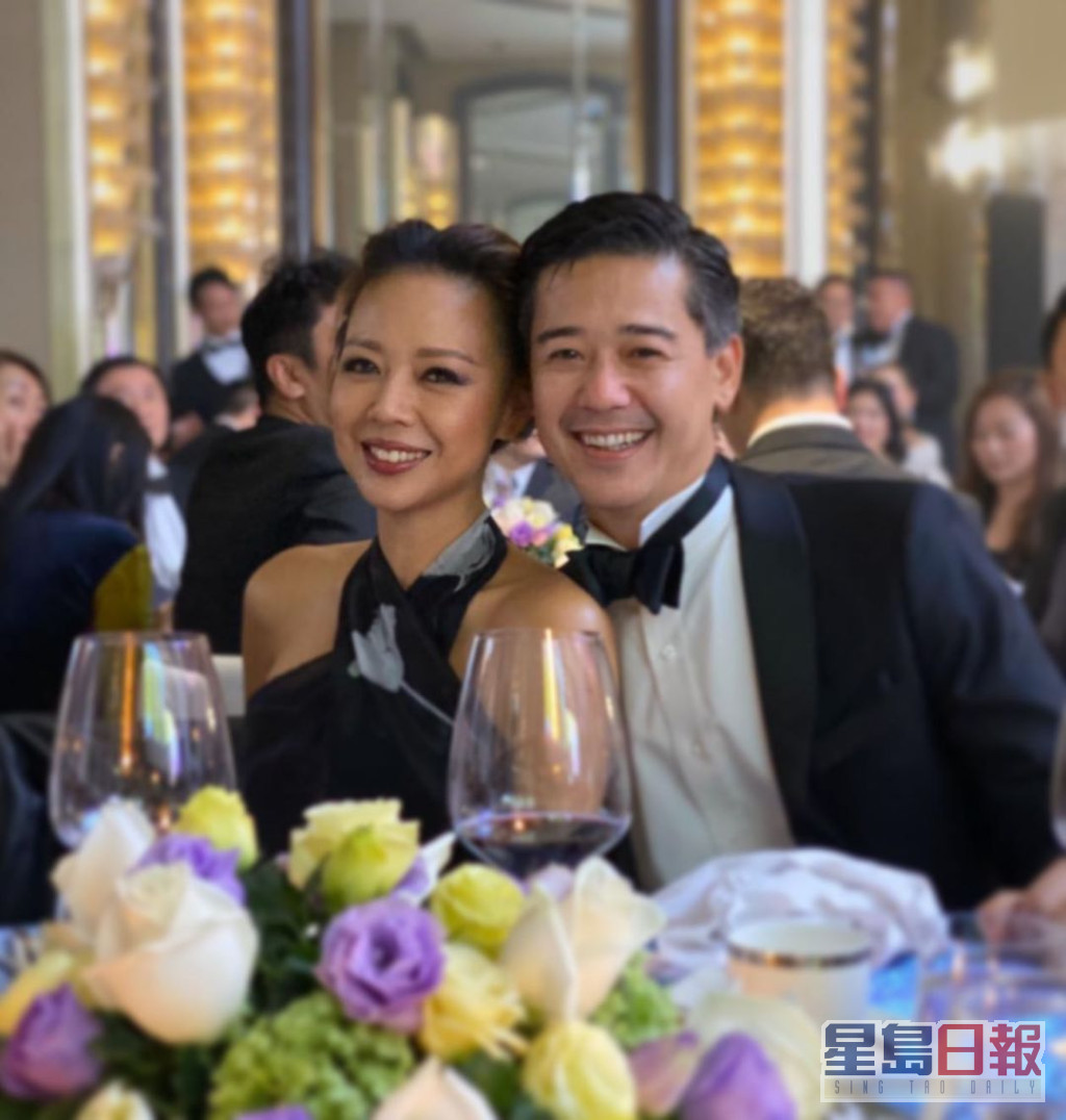 鍾麗淇於2010結婚。