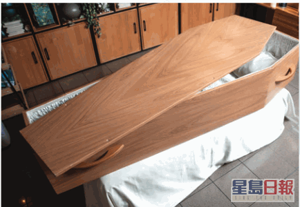 本港制造的环保棺。消委会图片