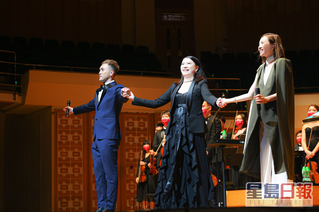 陳國峰和林欣彤與香港業餘管弦樂團一齊合作開音樂會，首場演出好成功。