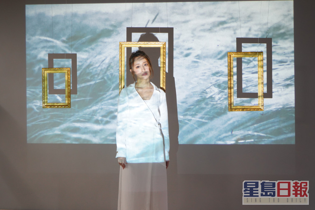 张敬轩翻唱梁咏琪多首经典歌曲。