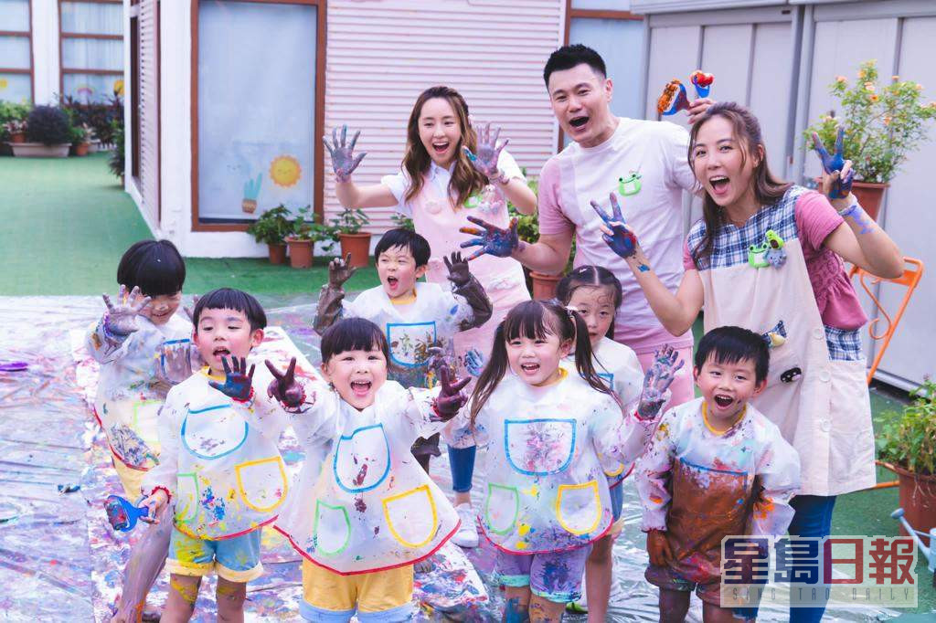 张敬仁在《反起跑线联盟》中饰演幼稚园老师。