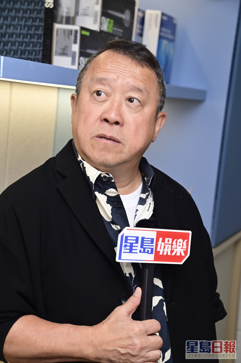 提到TVB旧将转投有线电视，曾志伟就指有工作，电视圈就会有多些事发生，有良性竞争才有进步。