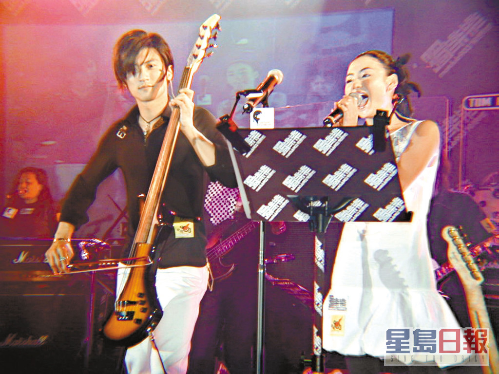 2006年张栢芝与谢霆锋合作完电视剧《咏春》后再被爆恋情。