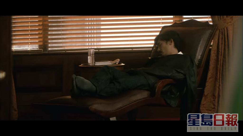 而劉偉強最喜歡的則是「陳永仁」梁朝偉在陳慧琳診所安眠的躺椅。