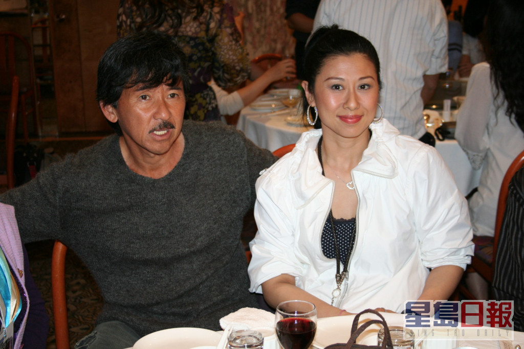 林子祥於1995年與吳正元離婚，葉倩文於1996年與林子祥結婚。