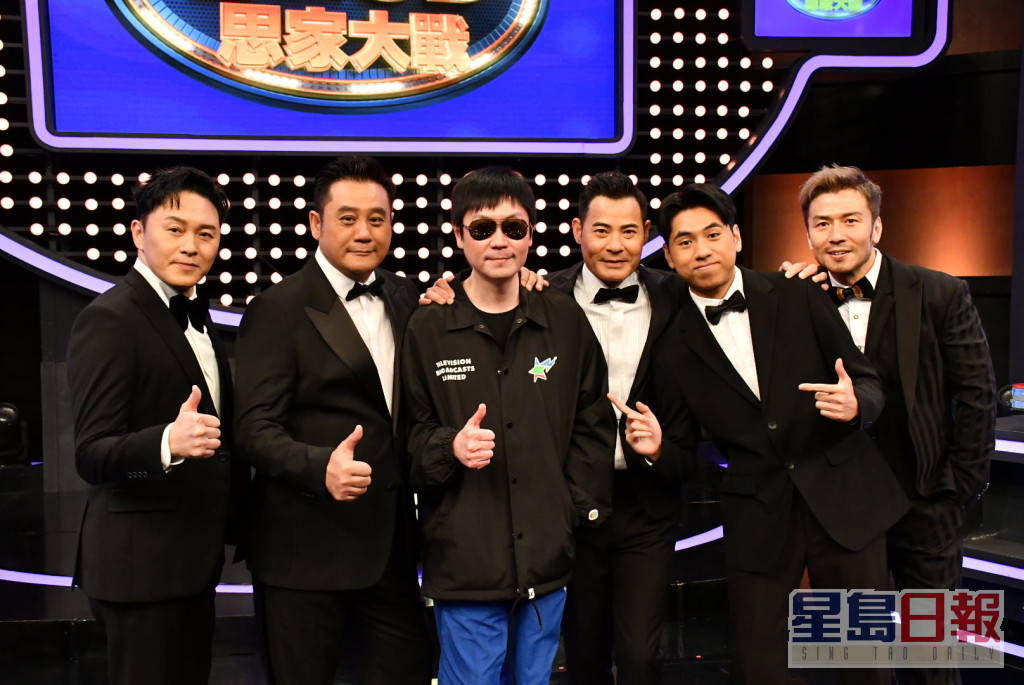 麥長青（麥包）和20歲兒子麥振瑋、唐文龍、黃智賢、曹永廉組成「區區有叔叔」隊與五位「香港東方」籃球員在TVB遊戲節目《思家大戰》中對決。