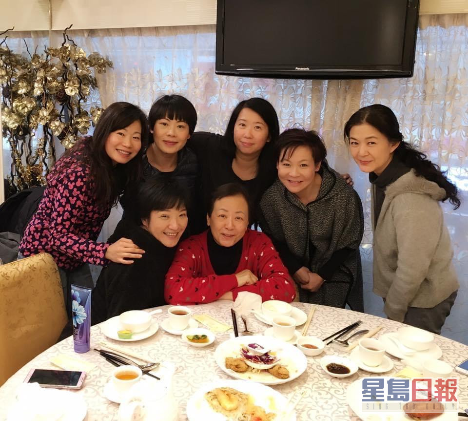 劉雅麗、杜雯惠、潘芳芳及謝月美飯聚。  ​