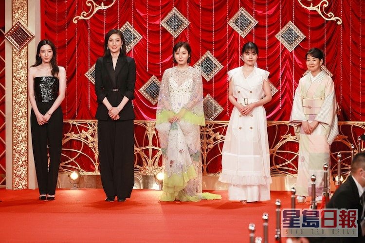 （左起）角逐影后的有永野芽郁、天海祐希、松岡茉優、有村架純及吉永小百合。