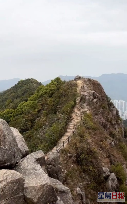 热爱运动的彭于晏在香港也有去行山。