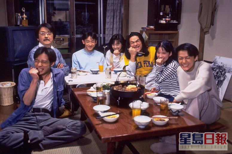 石田壹成在90年代在经典日剧《同一屋檐下》饰演三弟「柏木和也」走红。