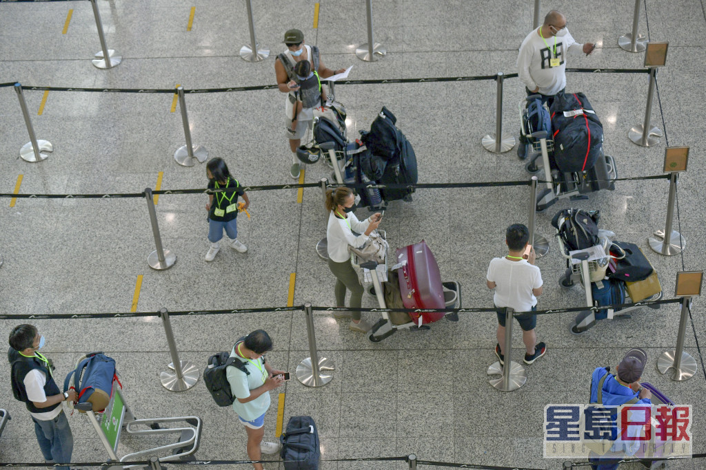 政府正考虑旅客在机场进行核酸检测后直接回到住处。资料图片