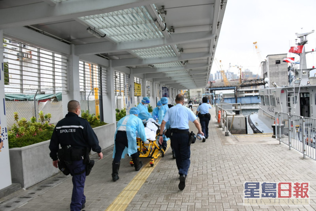 一名男子疑于九龙城渡轮码头对开海面遇溺。