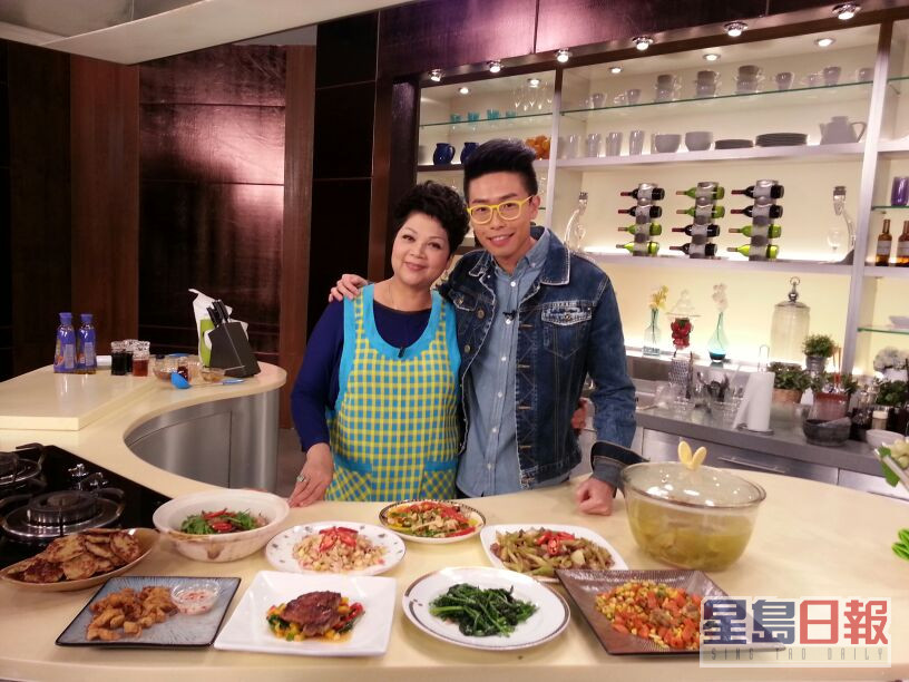 肥妈2012年开始为TVB拍摄《食平D》系列，观众反应极好，一再添食《食平DD》、《食平3D》。
