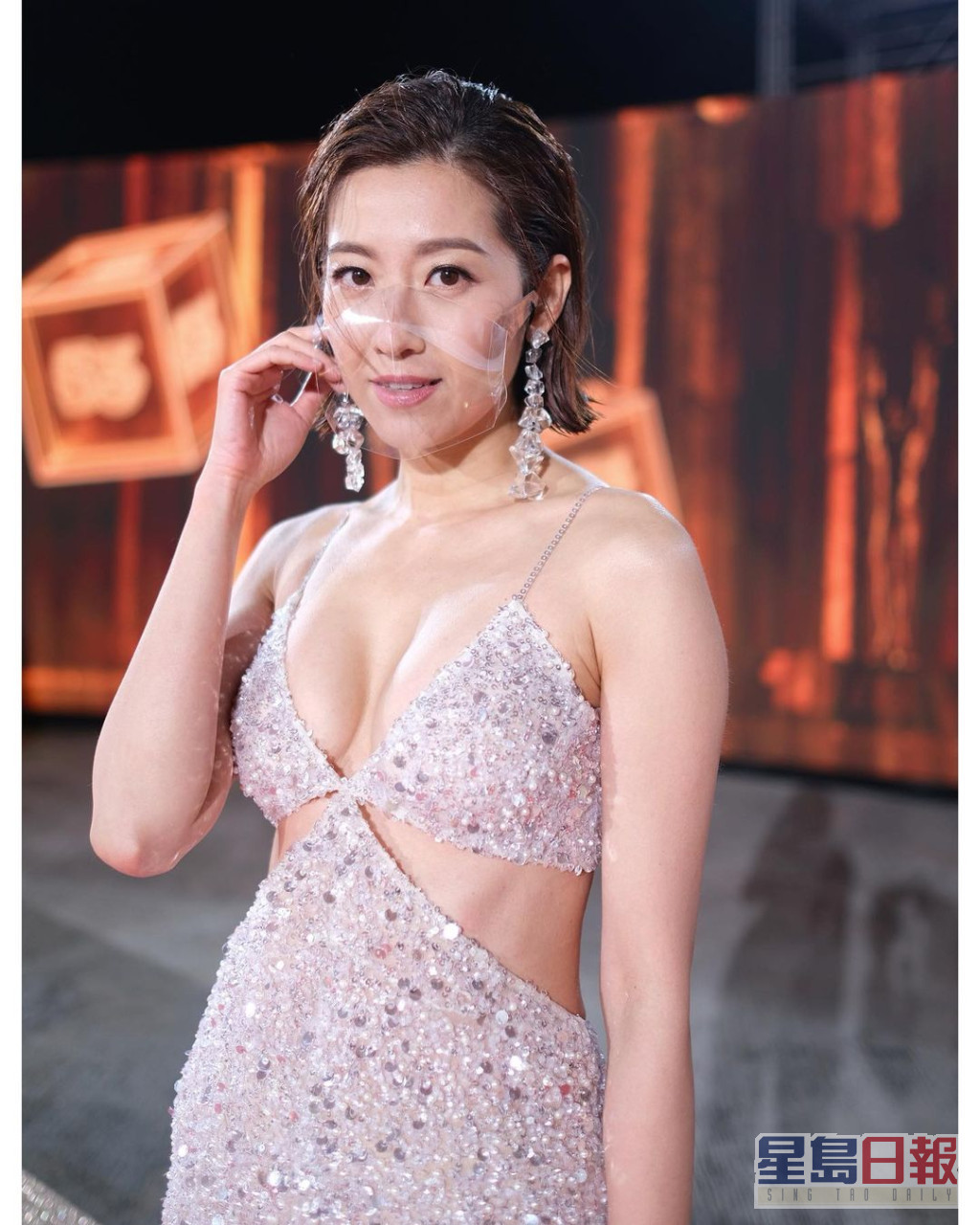 陈自瑶在去年年初出席《万千星辉颁奖典礼2022》的造型。