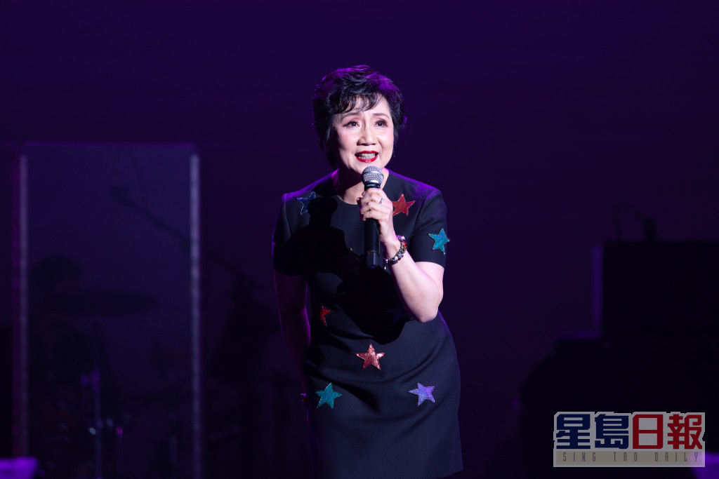 張德蘭日前在鄭國江演唱會演出。