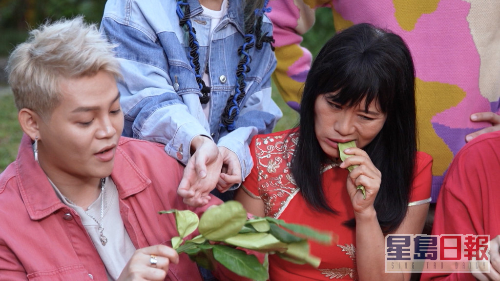 七仙羽去年主持贺年节目《七福星》，指生食碌柚叶有助运势。