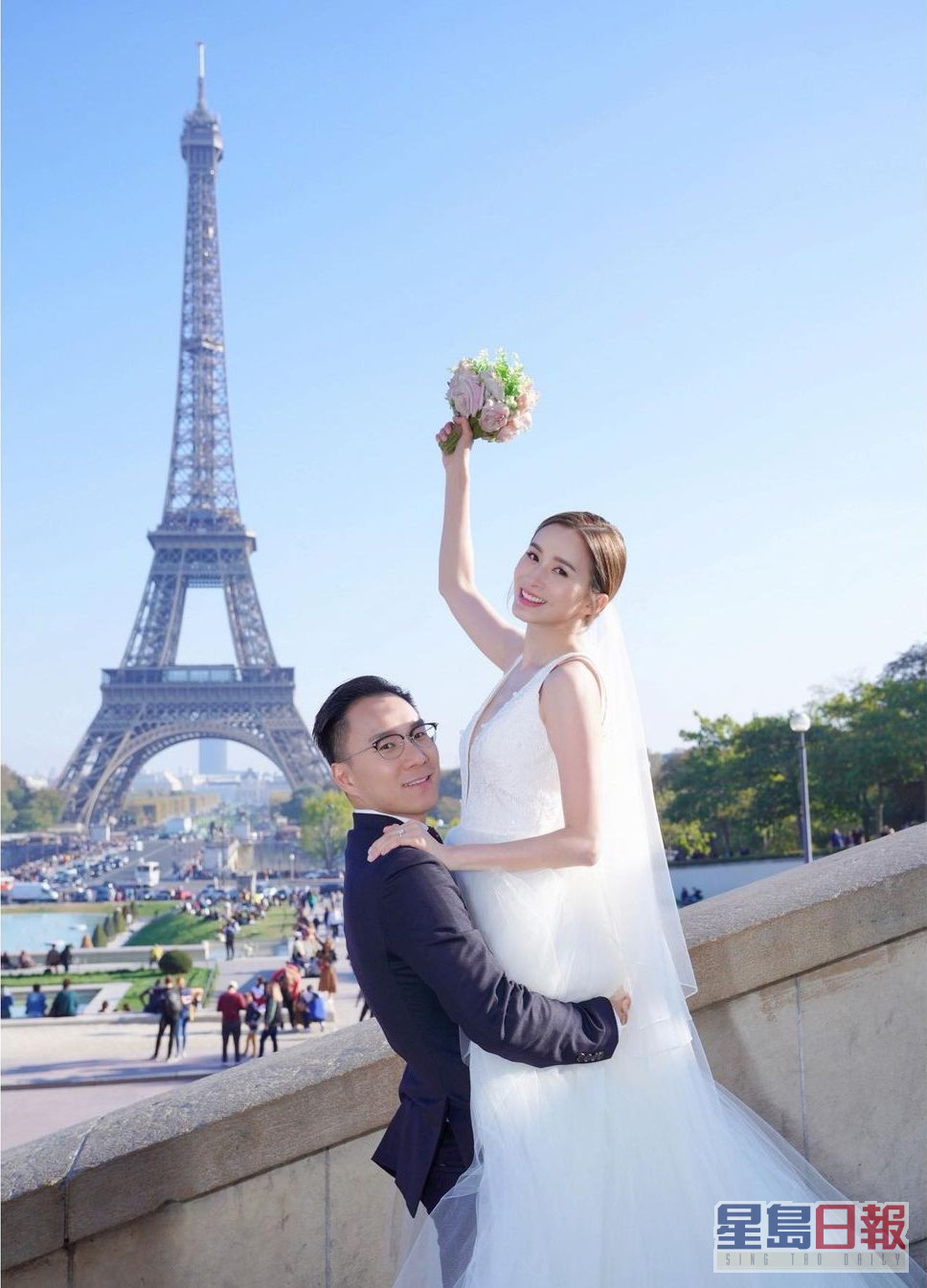沈卓盈于2018年与另一半去英国及法国拍婚纱照。 ​  ​