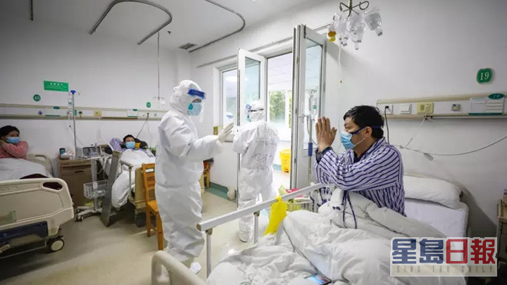 研究访问了近1200名2020年1月至5月在武汉金银潭医院出院的新冠康复者。AP资料图片