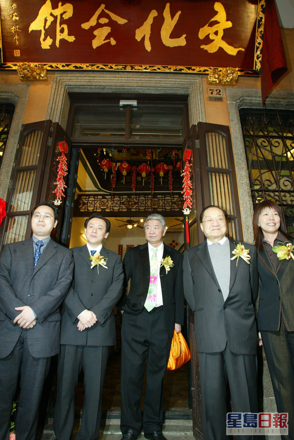 蔡澜（右三）与金庸（右二）、倪匡、黄沾私交甚笃，四人合称「香港四大才子」，可惜另外三人已相继离世。