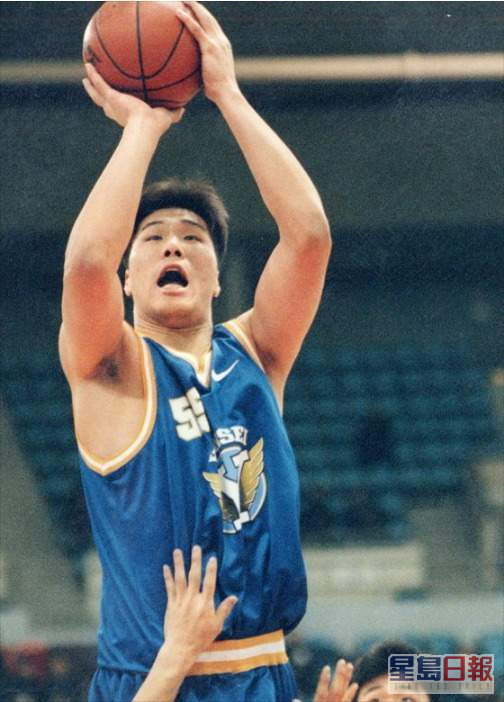 徐章焄在美國讀大學期間參與NCAA一級男子籃球錦標賽，堪稱韓國籃球史上第一人！