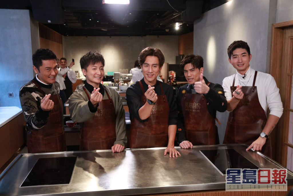 近年小方多参与综艺节目，如《男神厨房开业喇！》。