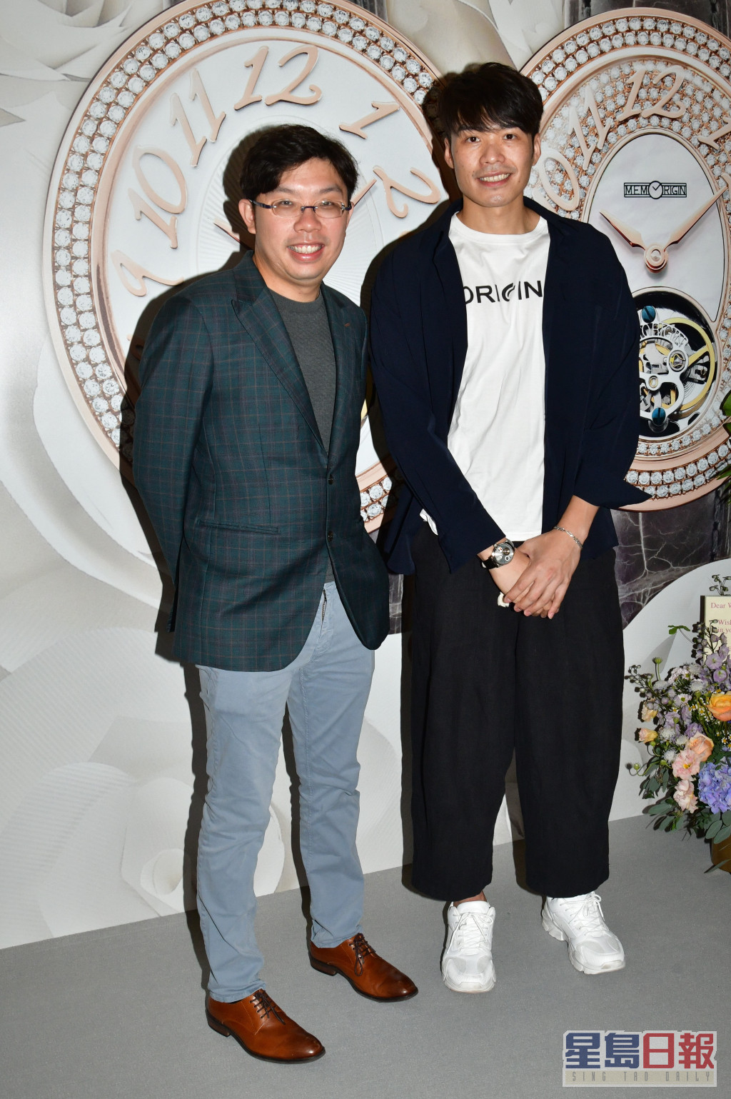 萬希泉創辦人及總裁沈慧林（左）找來張小倫參與腕錶設計。