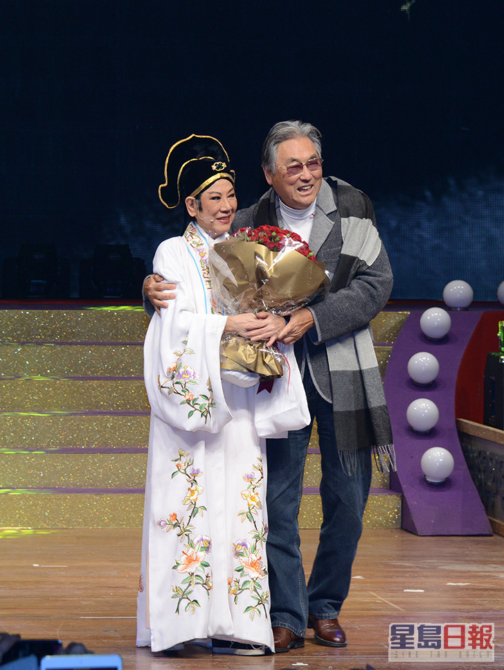 凌波2014年与乐蒂在新光戏院重演《梁山伯与祝英台》，老公金汉更上台戏花。