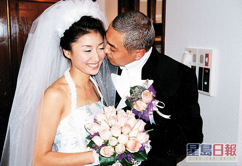 二人在1999年结婚。