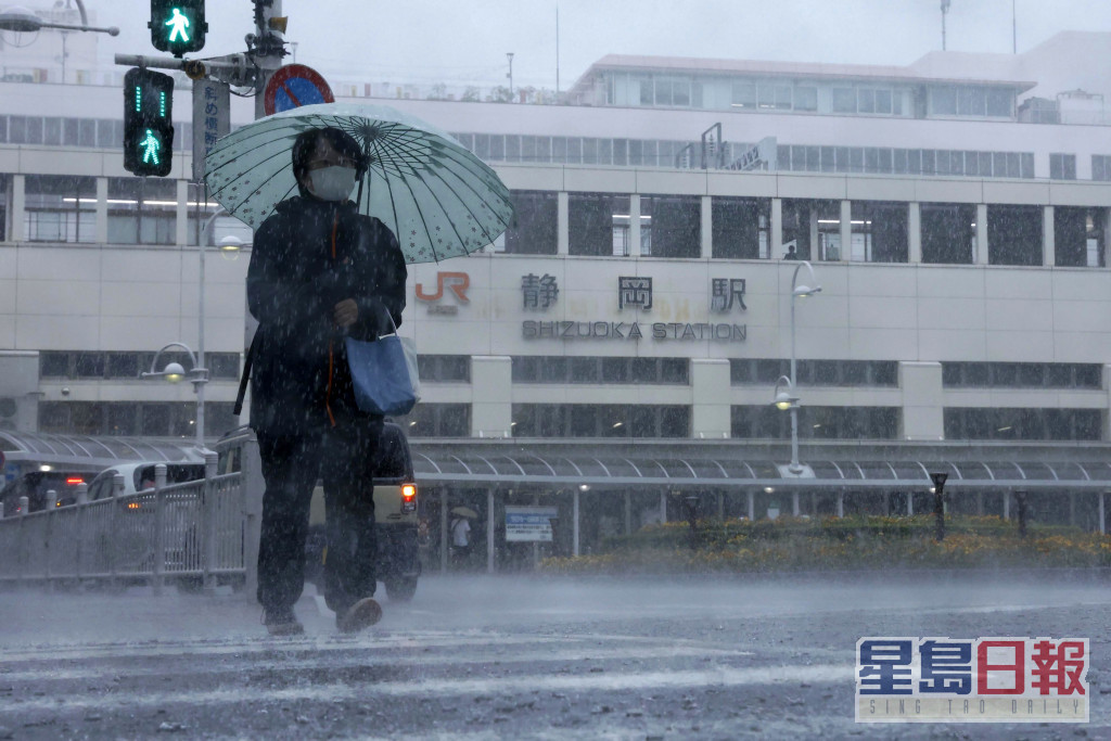 当局已向静冈市超过7200名居民发出警告。AP