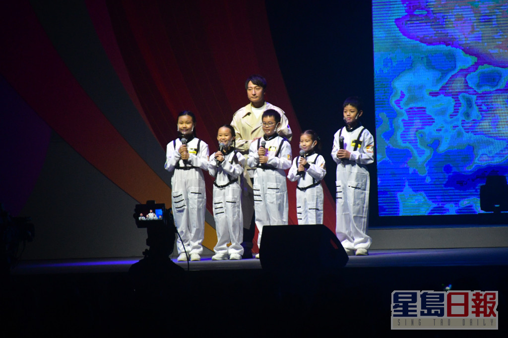 方力申本月8日出席《出發2022唱響時代金曲青年文藝音樂會》表演。會跟中國太空人員連綫對話。