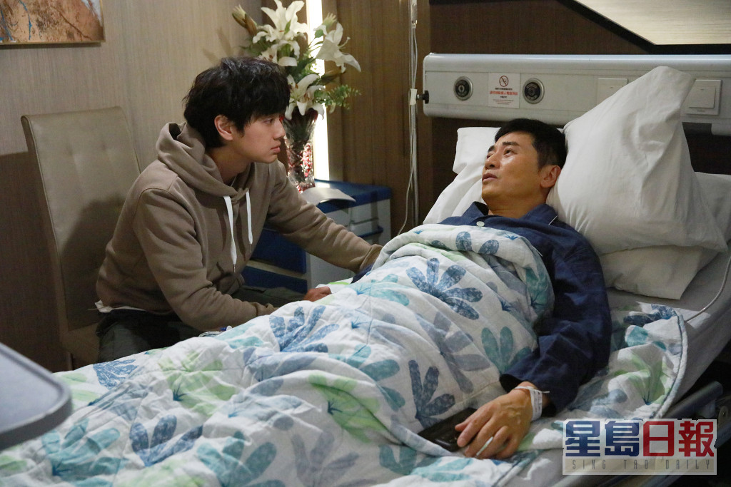 郑俊弘‎与欧瑞伟也有一段疑幻似真的父子关系。