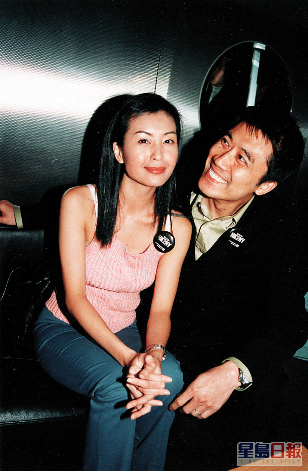 练海棠2010年被拍到趁老婆伍咏薇不在香港，与一名年轻女子吃烛光晚餐。