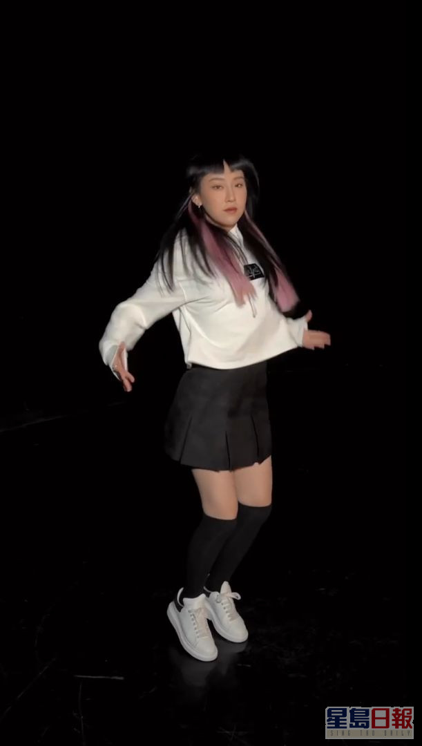 炎明熹昨晚在IG贴新歌跳舞片。
