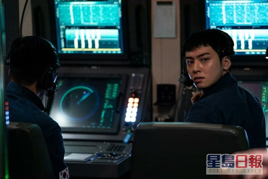 车仔饰演海军潜水艇声音探测副官。