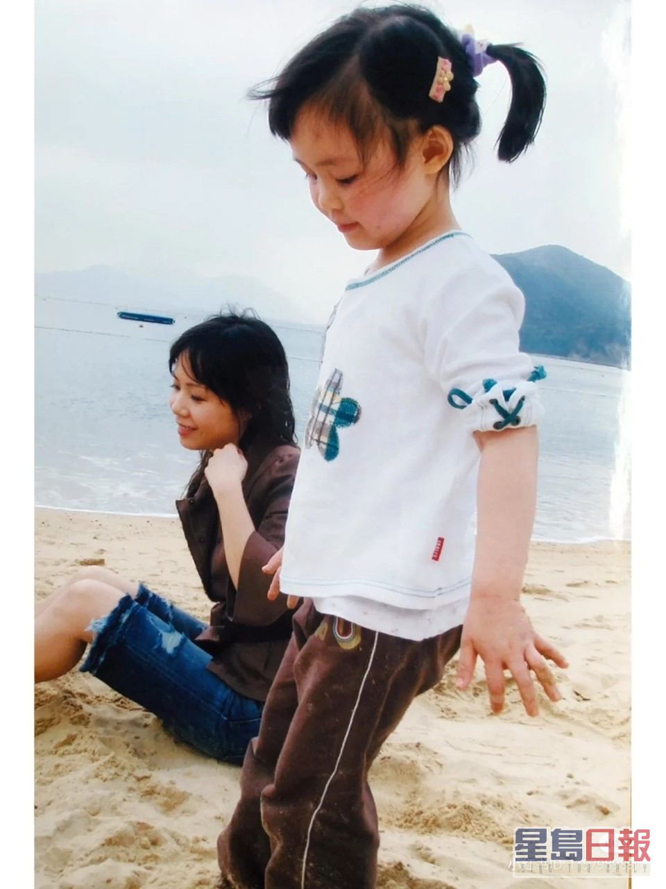 劉秀盈早前曾分享側面童年照。