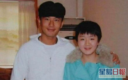 黄晓明与奥运冠军陈梦是表兄妹。